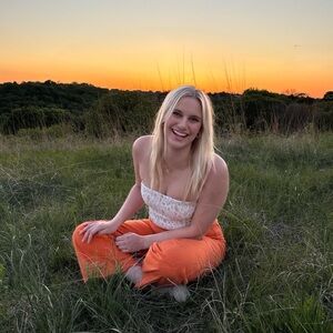 Meet your Posher, Kayla